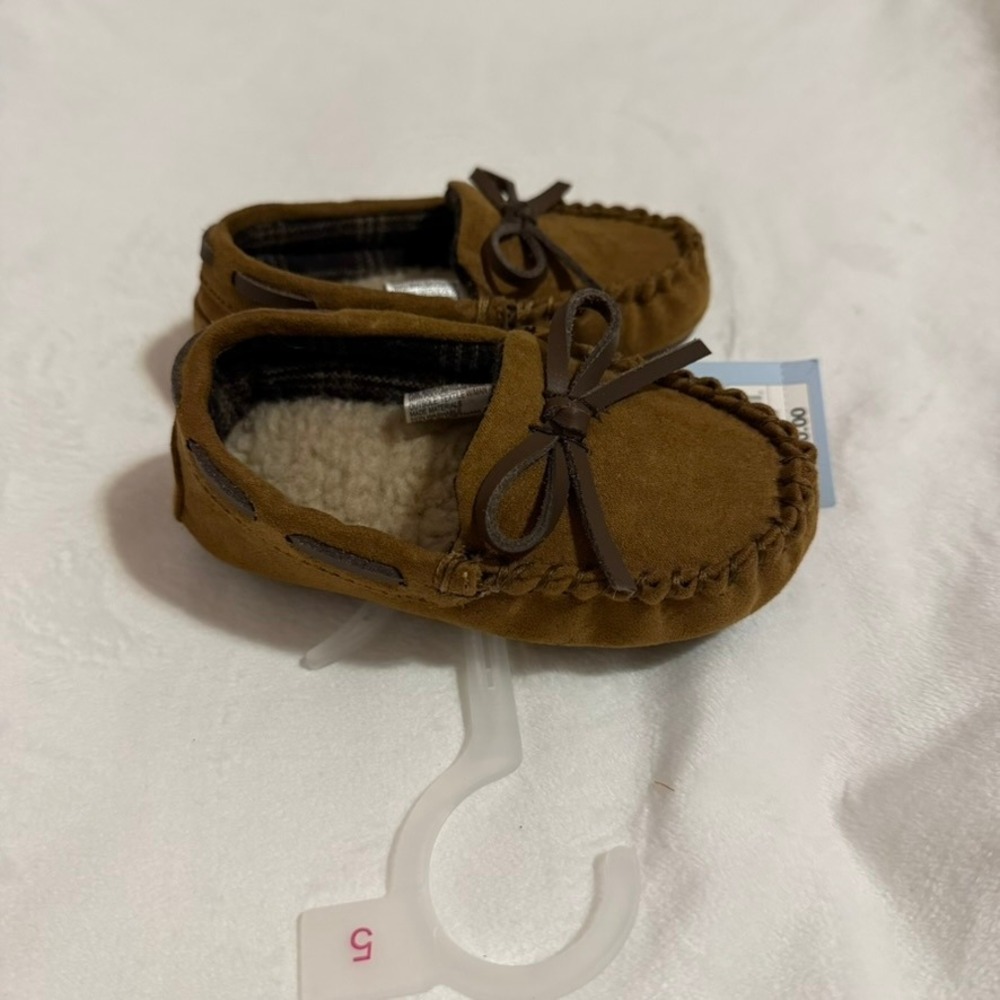 Cat & Jack Toddler Boys Moccasin Slippers Brown Faux Suede Size 5 NWT